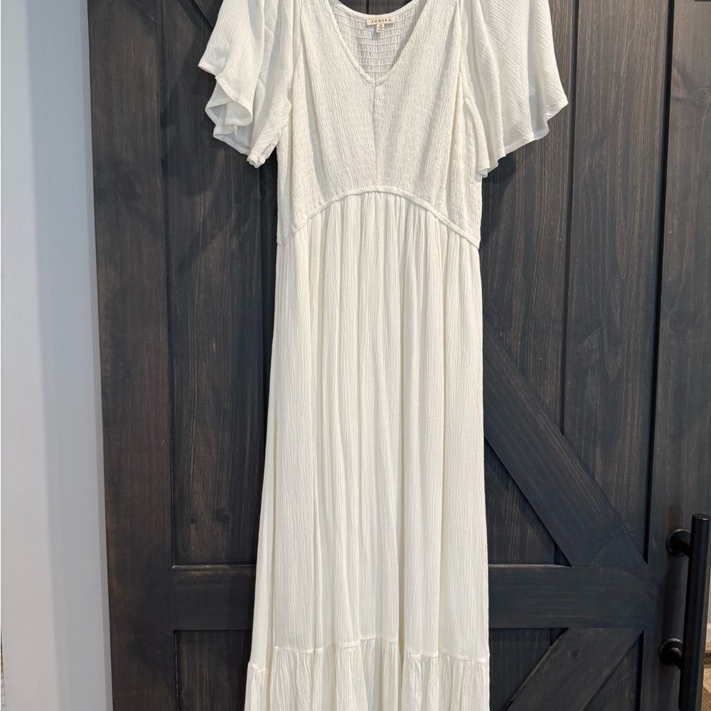 JODIFL White Flutter Sleeve Maxi Dress